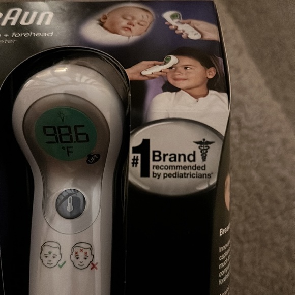 Braun No Touch Forehead Thermometer - Picture 6 of 7